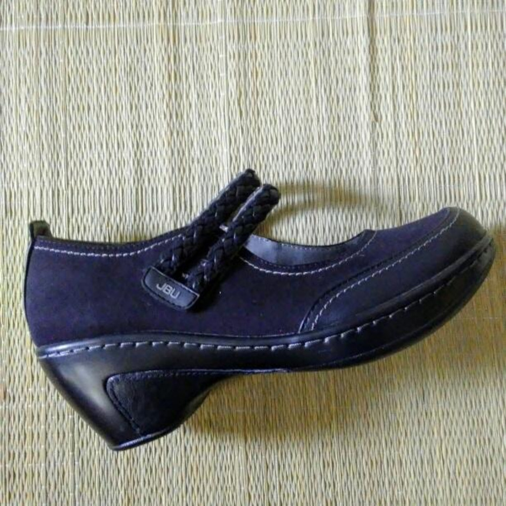 NWOT JBU BY Jambu Design Wedges
